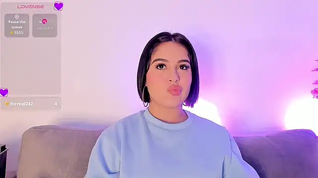 Snapshot of AnaLevii chatting on 01.14.26 AnaLevii online show from 01.14.26