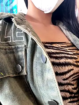 Clara8899 online show from 10.18.25