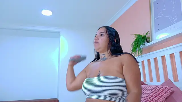 BriannaBennett   online show from 09.11.25