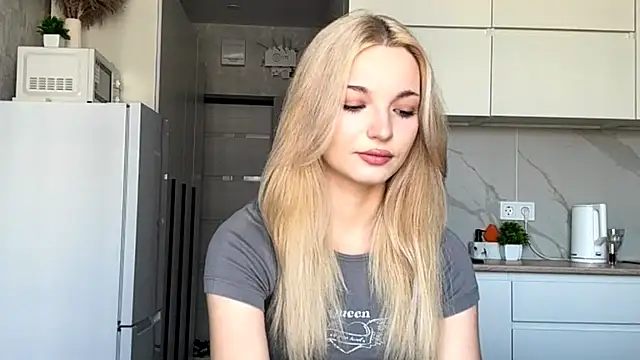 Snapshot of MycuteMolly chatting on 10.01.25 MycuteMolly online show from 10.01.25