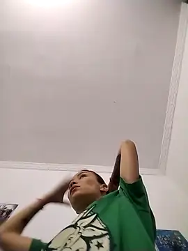 dulcelatin21 online show from 10.25.25