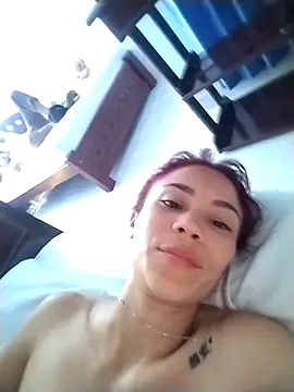 dulcelatin21 online show from 10.31.25