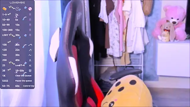 Snapshot of ZoyaMill chatting on 09.14.25 ZoyaMill online show from 09.14.25