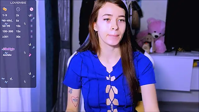 Snapshot of ZoyaMill chatting on 10.08.25 ZoyaMill online show from 10.08.25