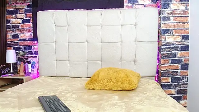 marilunabrown303av online show from 10.21.25