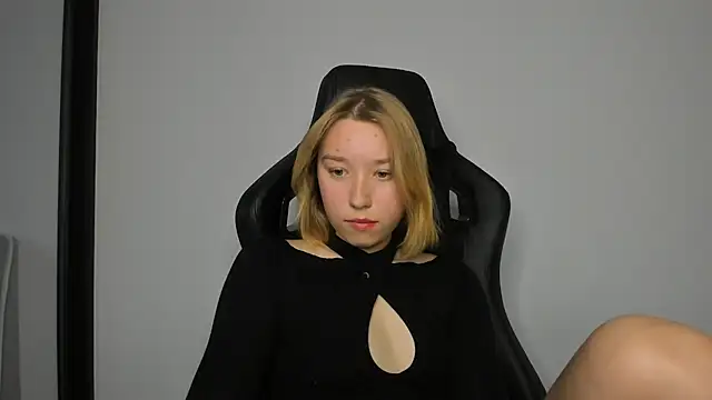 Agatha May online show from 10.11.25