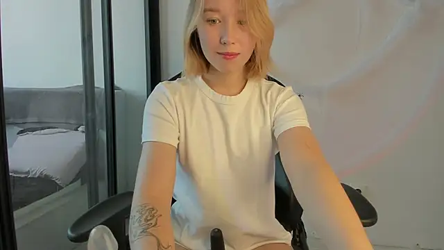 Agatha May online show from 10.27.25