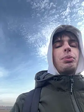 desiredude9 online show from 10.30.25