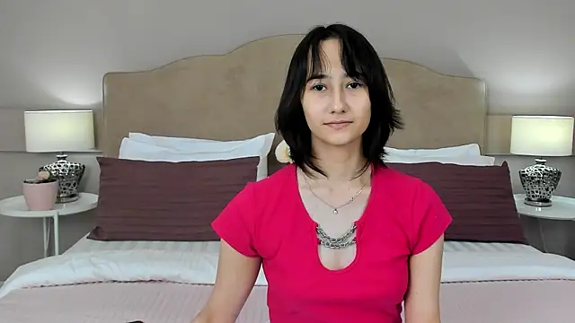 EmilySwonn online show from 10.15.25