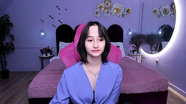 EmilySwonn online show from 10.27.25