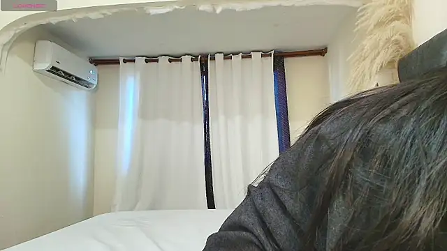 Snapshot of MiniLove_01 chatting on 07.27.26 MiniLove 01 online show from 07.27.26