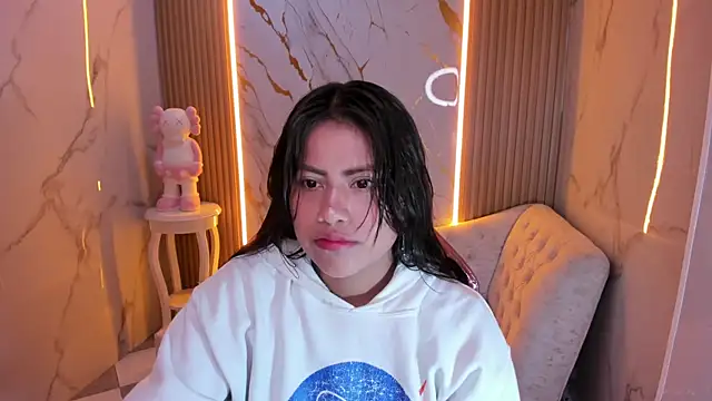 Victoria b  online show from 09.25.25