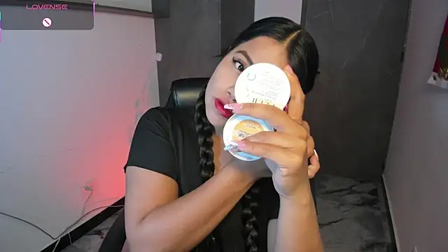 Victoria b  online show from 12.20.25