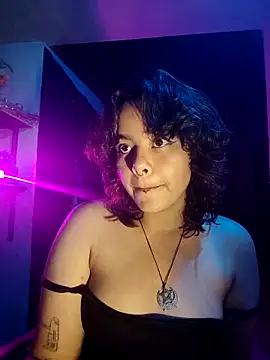 Snapshot of Blassfeee chatting on 11.20.25 Blassfeee online show from 11.20.25