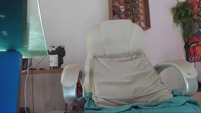 mila dash online show from 10.15.25