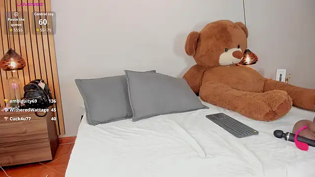 Snapshot of REINA_ADAHARA chatting on 07.04.26 REINA ADAHARA online show from 07.04.26