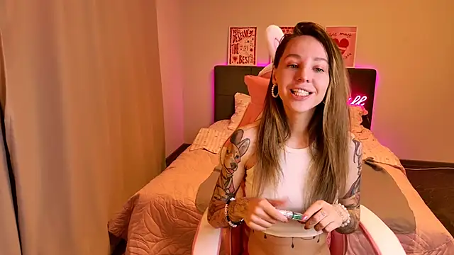 MiaGraham1 online show from 04.18.26