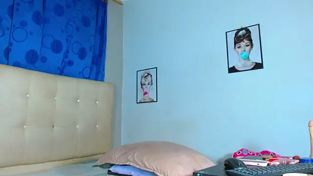 Snapshot of ebonny_ts chatting on 09.30.25 ebonny ts online show from 09.30.25