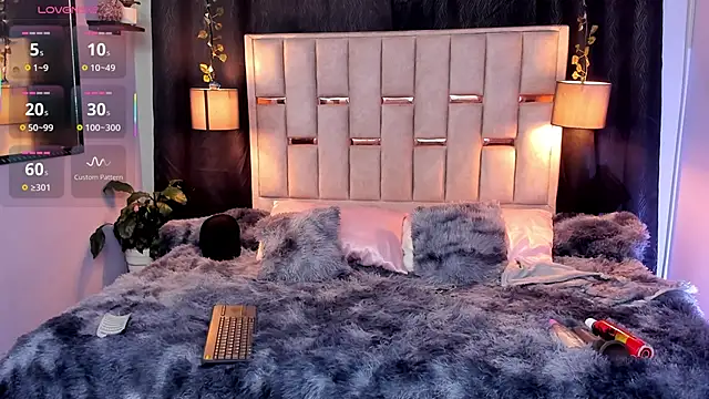 melody-rouss online show from 09.30.25