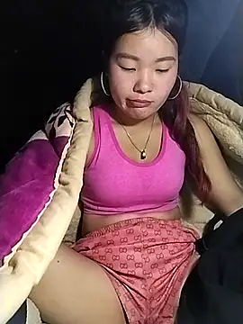 lylylove online show from 01.18.26