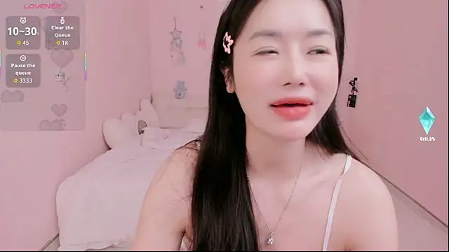 strawberry-ni online show from 09.24.25