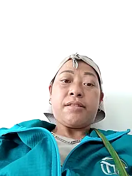 Snapshot of Sa2mh20 chatting on 10.17.25 Sa2mh20 online show from 10.17.25