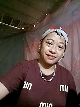 Snapshot of Sa2mh20 chatting on 10.29.25 Sa2mh20 online show from 10.29.25