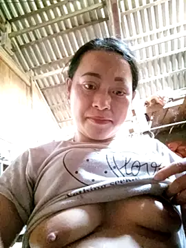 Snapshot of Sa2mh20 chatting on 10.30.25 Sa2mh20 online show from 10.30.25