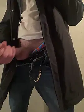 Snapshot of Itabig chatting on 10.29.25 Itabig online show from 10.29.25