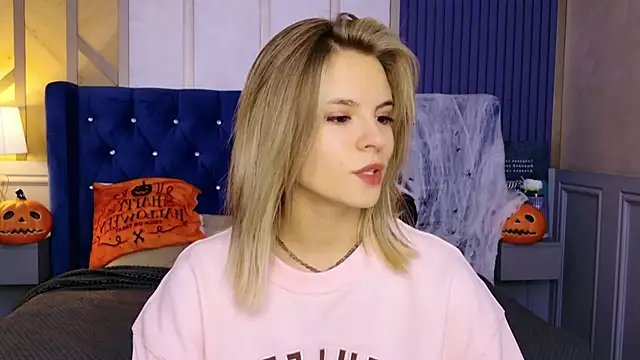 KiaraRolls online show from 10.18.25