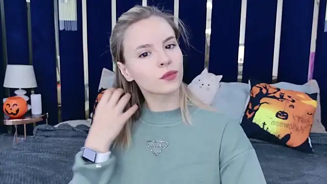 KiaraRolls online show from 10.24.25