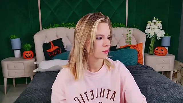 KiaraRolls online show from 10.26.25