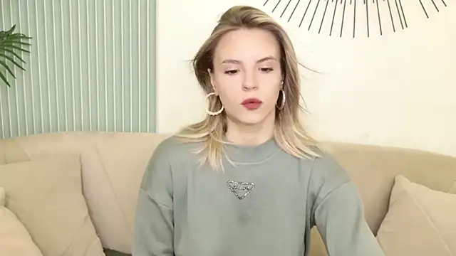 KiaraRolls online show from 11.12.25