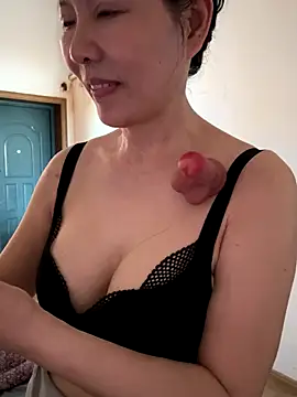 xiiuuff18 online show from 10.11.25