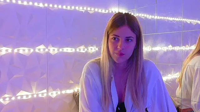 Aishha  online show from 09.19.25