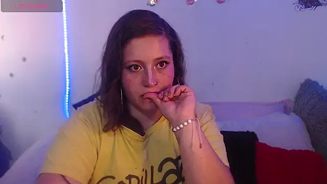 Snapshot of nahomy_jonhs chatting on 10.21.25 nahomy jonhs online show from 10.21.25