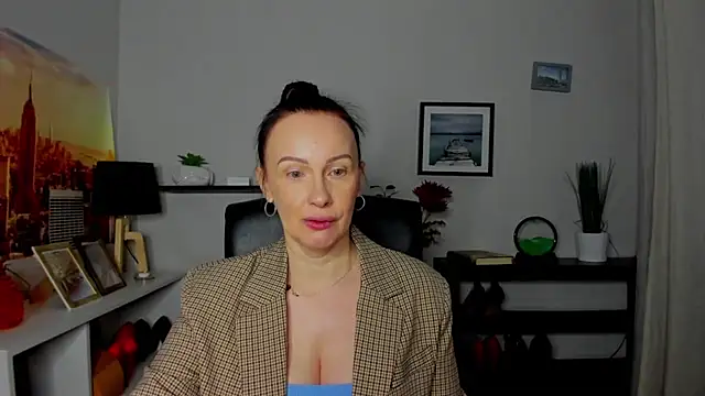 Velvet Jasmine online show from 10.23.25