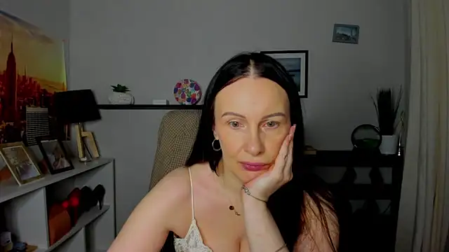 Velvet Jasmine online show from 11.03.25