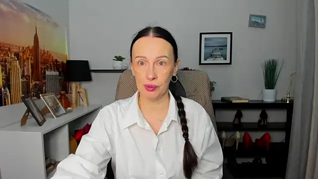 Velvet Jasmine online show from 12.19.25