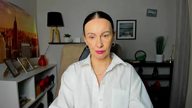 Velvet Jasmine online show from 12.22.25