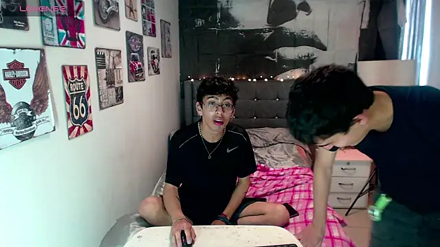 Snapshot of maik_x_dave chatting on 10.17.25 maik x dave online show from 10.17.25