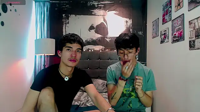 Snapshot of maik_x_dave chatting on 10.24.25 maik x dave online show from 10.24.25