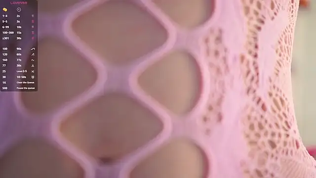 Snapshot of MandaReh chatting on 10.17.25 MandaReh online show from 10.17.25