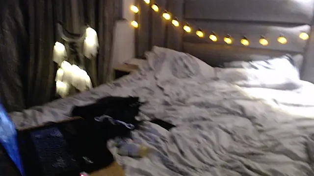 Snapshot of Liltightbabe chatting on 10.31.25 Liltightbabe online show from 10.31.25