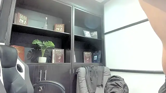 JhoanMontes online show from 10.28.25