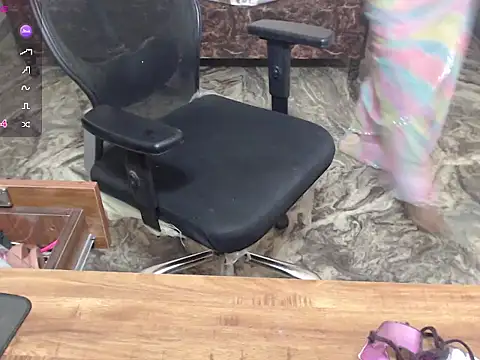  LoveBirds online show from 04.02.26