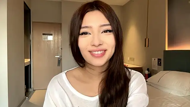 Snapshot of LaurelLeier chatting on 01.13.26 LaurelLeier online show from 01.13.26