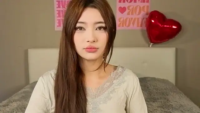 Snapshot of LaurelLeier chatting on 02.19.26 LaurelLeier online show from 02.19.26