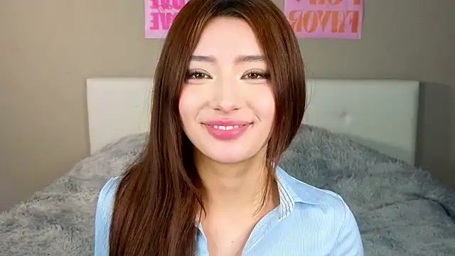 Snapshot of LaurelLeier chatting on 03.02.26 LaurelLeier online show from 03.02.26