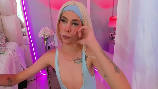 Darlyn tenderhot   online show from 10.16.25